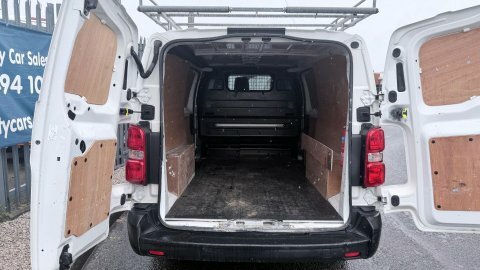Toyota PROACE 1.6L Null 6Dr Red #19