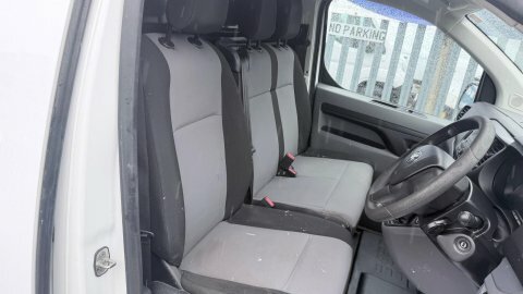 Toyota PROACE 1.6L Null 6Dr Red #12