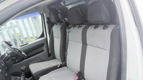 Toyota PROACE 1.6L Null 6Dr Red #17
