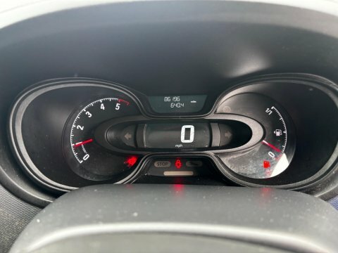 Vauxhall Vivaro 1.6L Sportive White #15