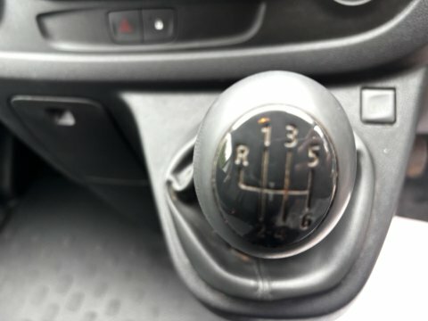 Vauxhall Vivaro 1.6L Sportive White #13