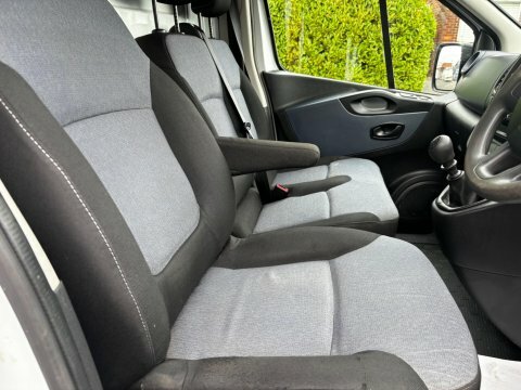 Vauxhall Vivaro 1.6L Sportive White #12