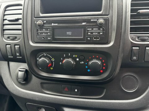Vauxhall Vivaro 1.6L Sportive White #17