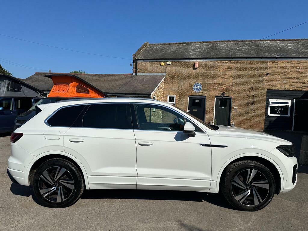 Volkswagen Touareg 3.0 Tdi V6 R-line Tech Tiptronic 4Motion Euro 6 S White #2