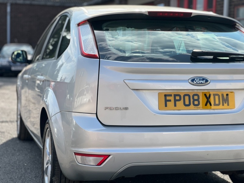 Ford Focus Zetec 5-Door Blue #11