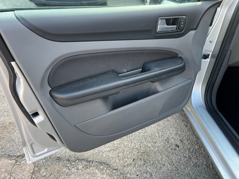 Ford Focus Zetec 5-Door Blue #45