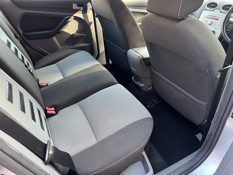 Ford Focus Zetec 5-Door Blue #37