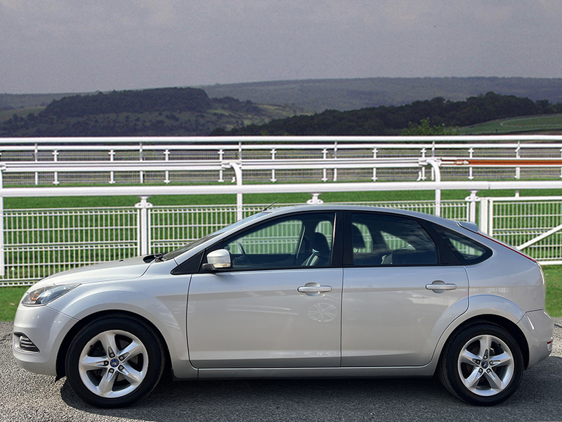 Ford Focus Zetec Silver #4