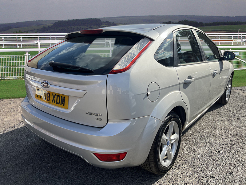 Ford Focus Zetec Silver #6