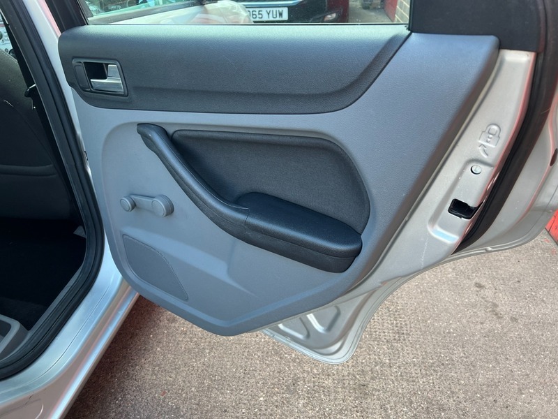 Ford Focus Zetec 5-Door Blue #44