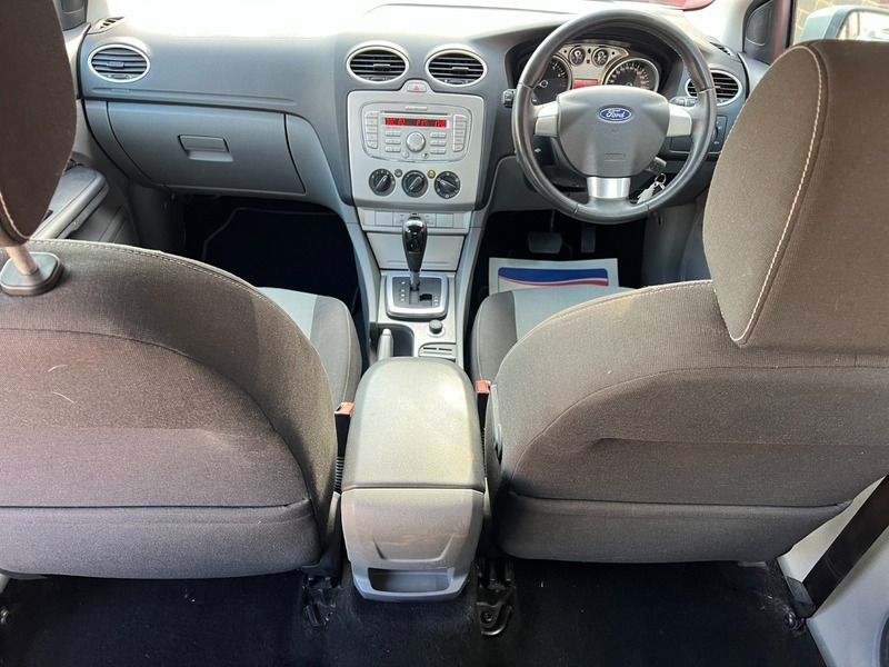 Ford Focus Zetec 5-Door Blue #22