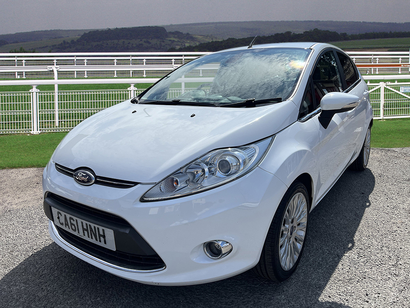 Ford Fiesta Titanium White #5