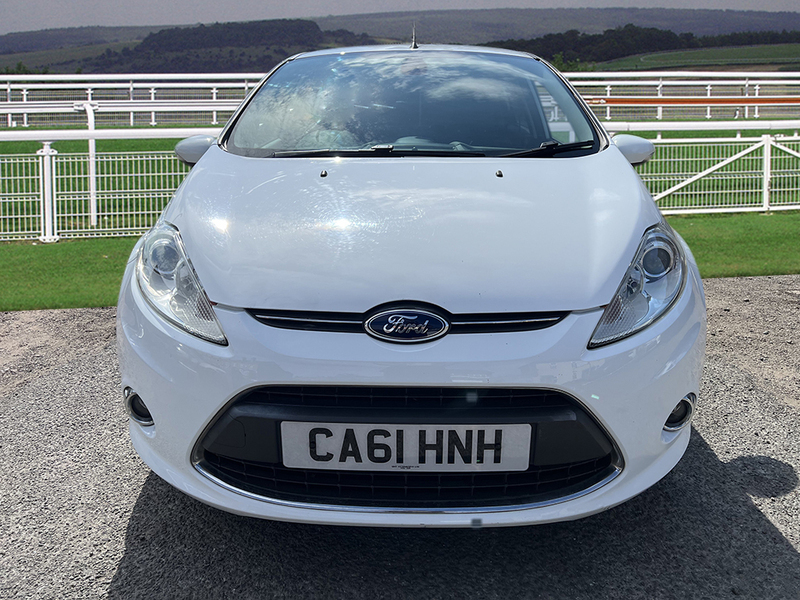 Ford Fiesta Titanium White #3