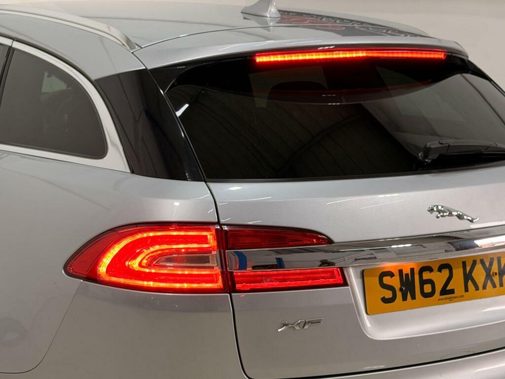 Jaguar XF 3.0D V6 Premium Luxury Grey #30
