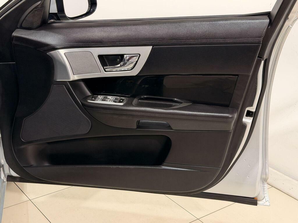 Jaguar XF 3.0D V6 Premium Luxury Grey #70