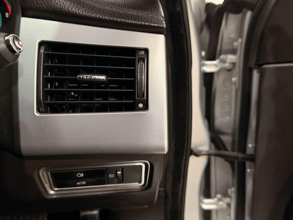 Jaguar XF 3.0D V6 Premium Luxury Grey #48