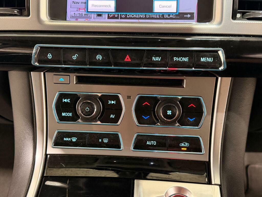 Jaguar XF 3.0D V6 Premium Luxury Grey #50