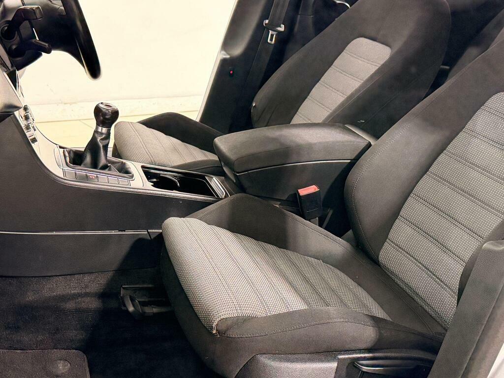 Volkswagen Passat 1.6 Se Tdi Bluemotion Technology 104 Bhp Grey #58