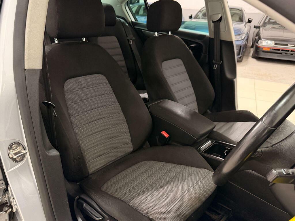 Volkswagen Passat 1.6 Se Tdi Bluemotion Technology 104 Bhp Grey #59