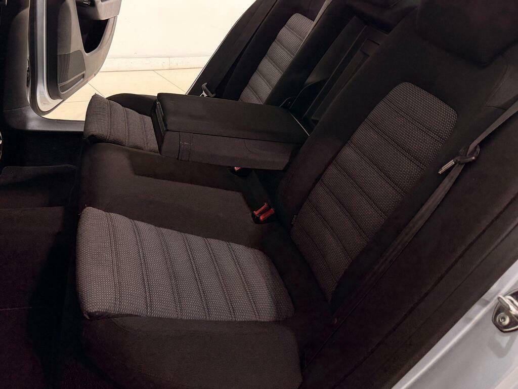 Volkswagen Passat 1.6 Se Tdi Bluemotion Technology 104 Bhp Grey #65