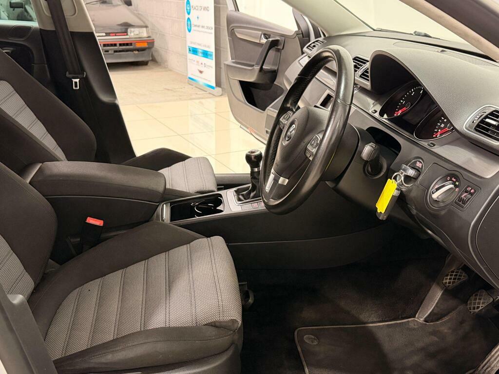 Volkswagen Passat 1.6 Se Tdi Bluemotion Technology 104 Bhp Grey #53