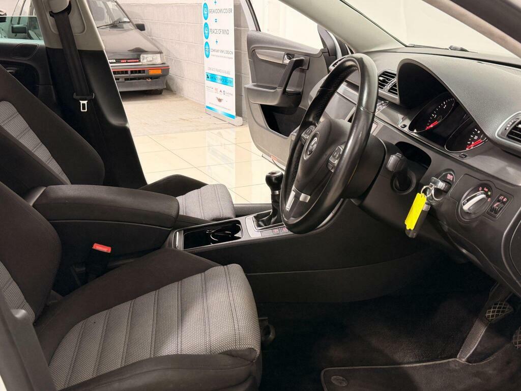 Volkswagen Passat 1.6 Se Tdi Bluemotion Technology 104 Bhp Grey #35