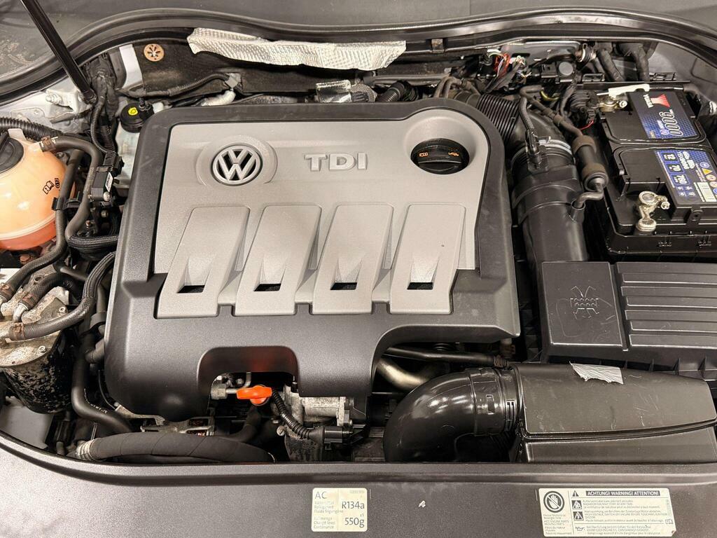 Volkswagen Passat 1.6 Se Tdi Bluemotion Technology 104 Bhp Grey #82