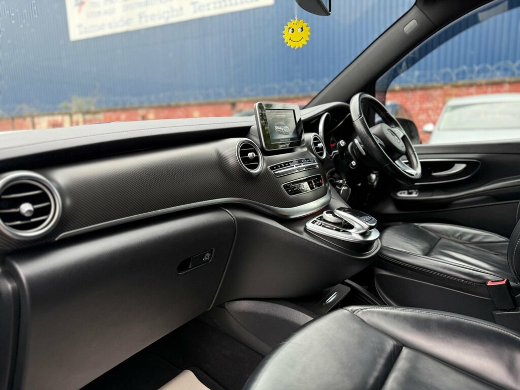 Mercedes-Benz V Class V220 Se Bluetec Black #24