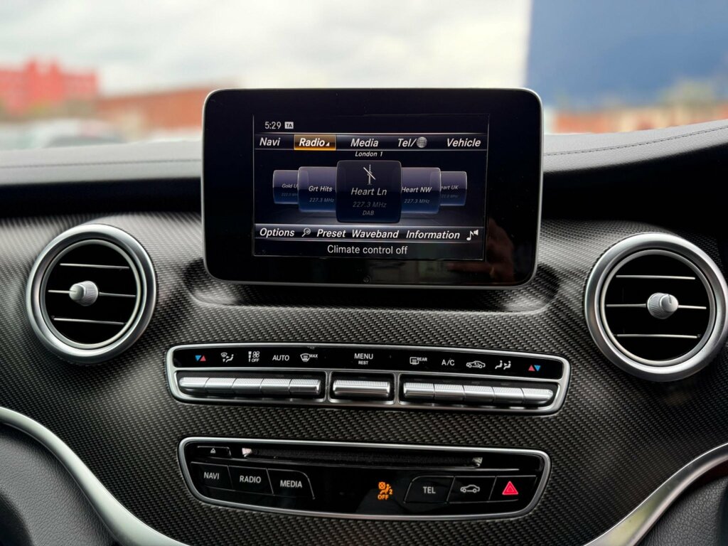 Mercedes-Benz V Class V220 Se Bluetec Black #35