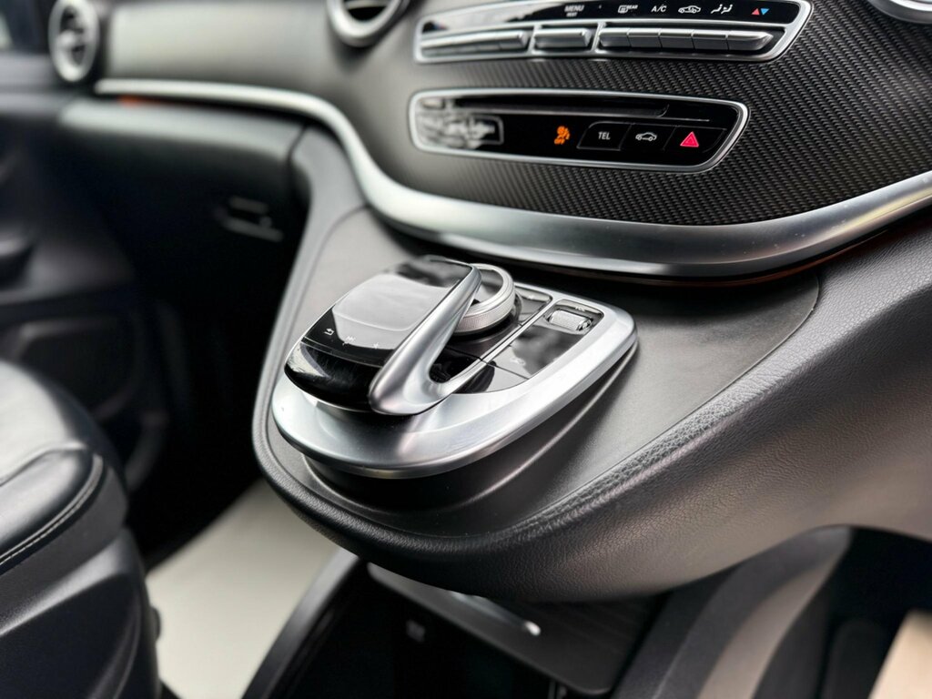 Mercedes-Benz V Class V220 Se Bluetec Black #32