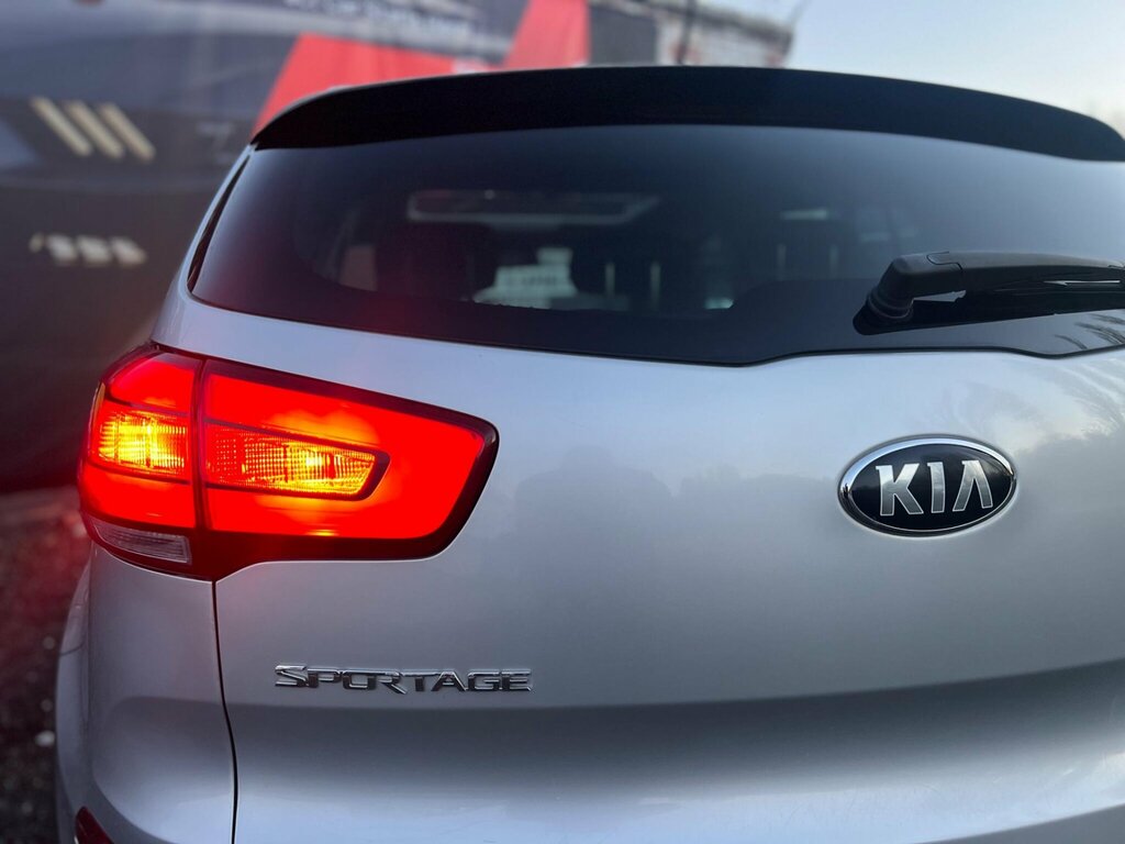 Kia Sportage Crdi 3 Sat White #8