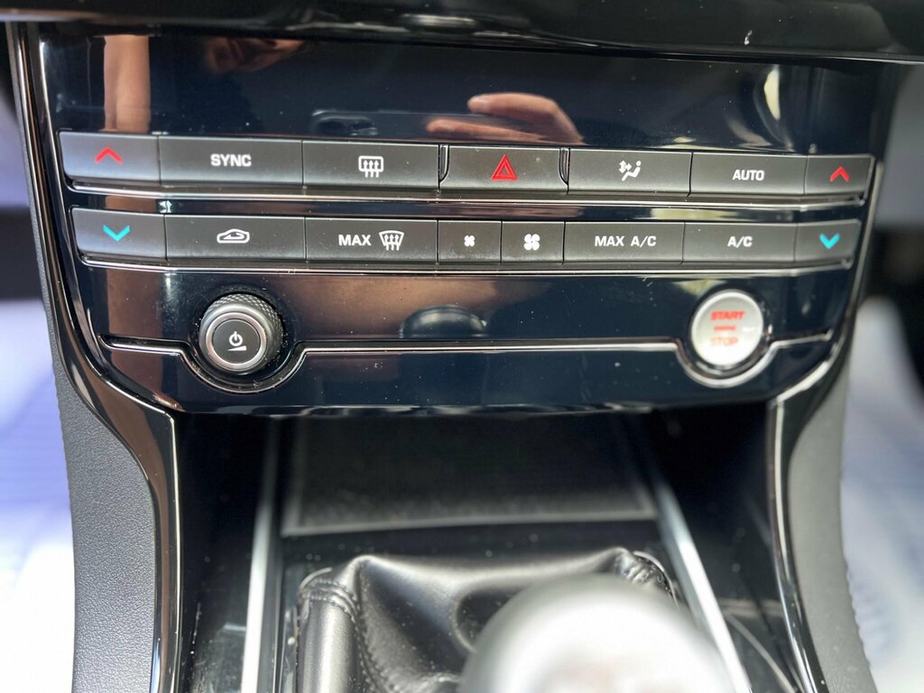 Jaguar XE Xe R-sport D Black #25