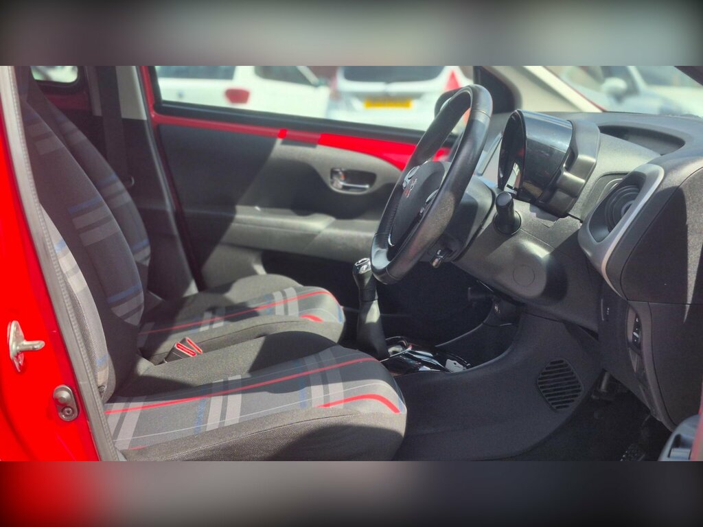 Peugeot 108 1.2 Vti Puretech Allure Euro 5 Red #6