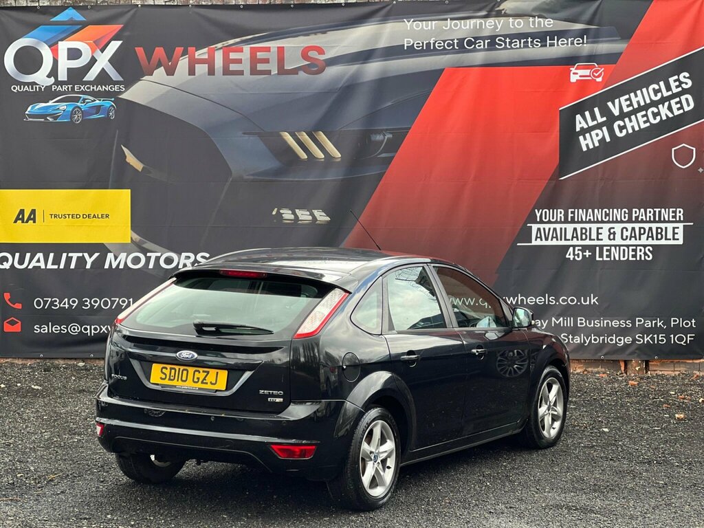 Ford Focus 2.0 Titanium Hatchback 169 Gkm Red #4
