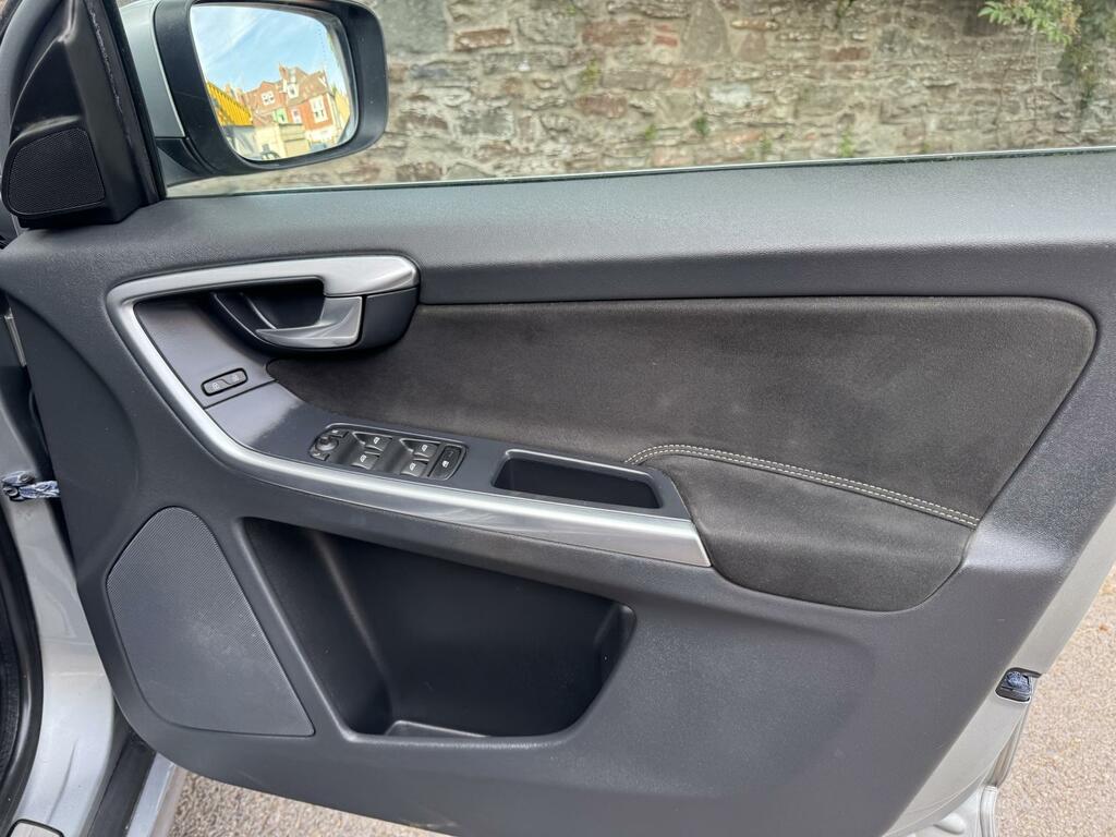 Volvo XC60 4X4 2.4 D5 Se Lux Nav Geartronic Awd Euro 5 2 Silver #12