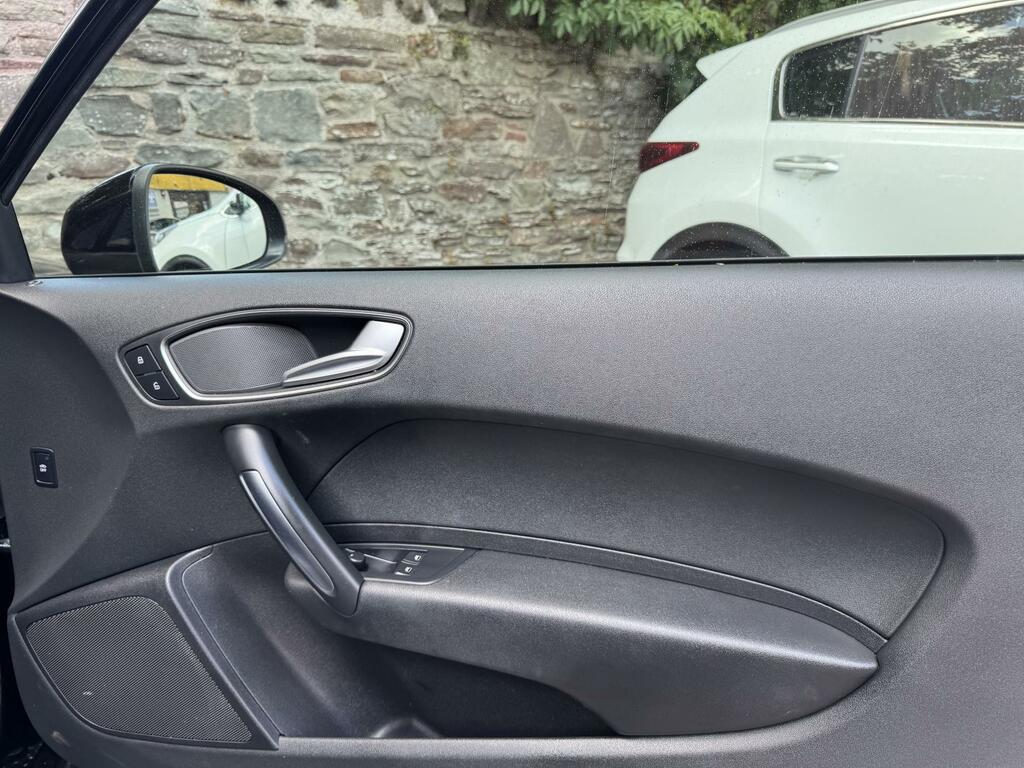 Audi A1 1.4 Tfsi Sport 122 Bhp White #19