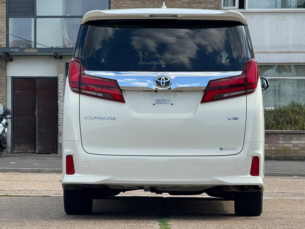 Toyota Alphard Mpv White #5