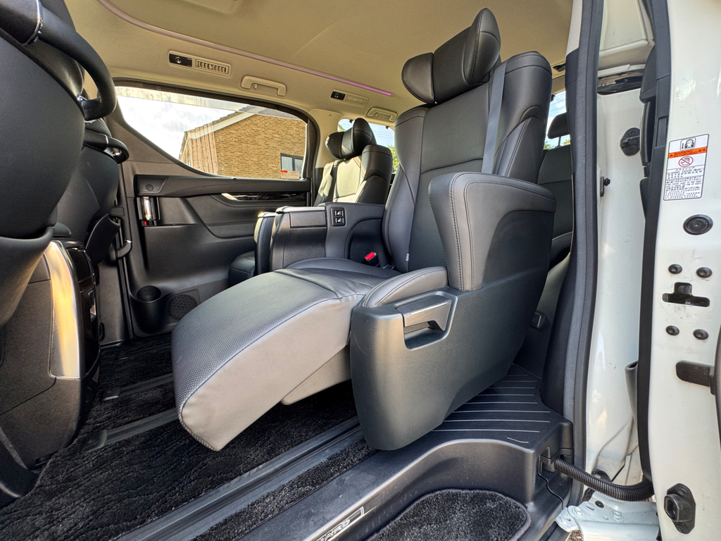 Toyota Alphard Mpv Grey #50