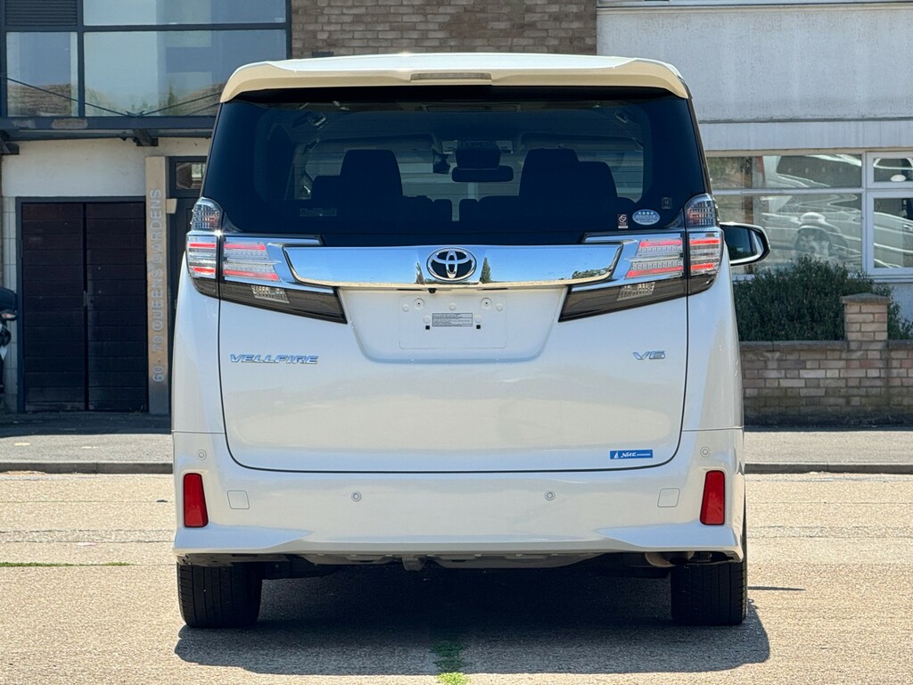 Toyota Vellfire Mpv White #5