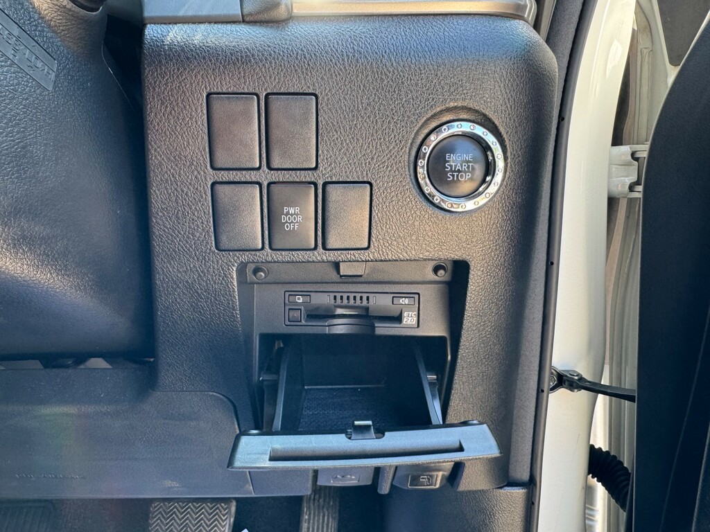 Toyota Vellfire Velfire Black #60