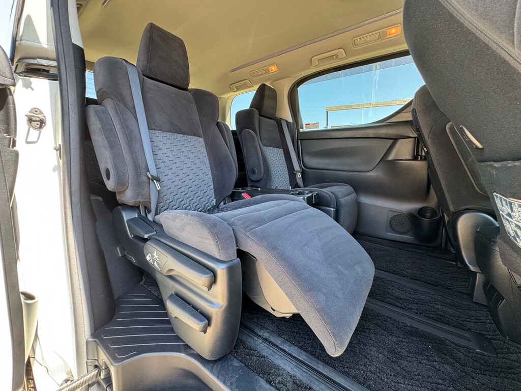 Toyota Vellfire Velfire Black #32