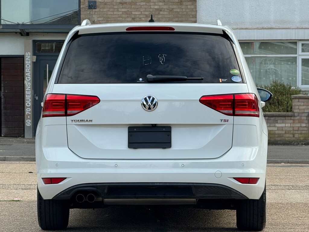 Volkswagen Touran Volkswagen Tourane Tsi Comfort Line 1.4L 7 Seats P White #5