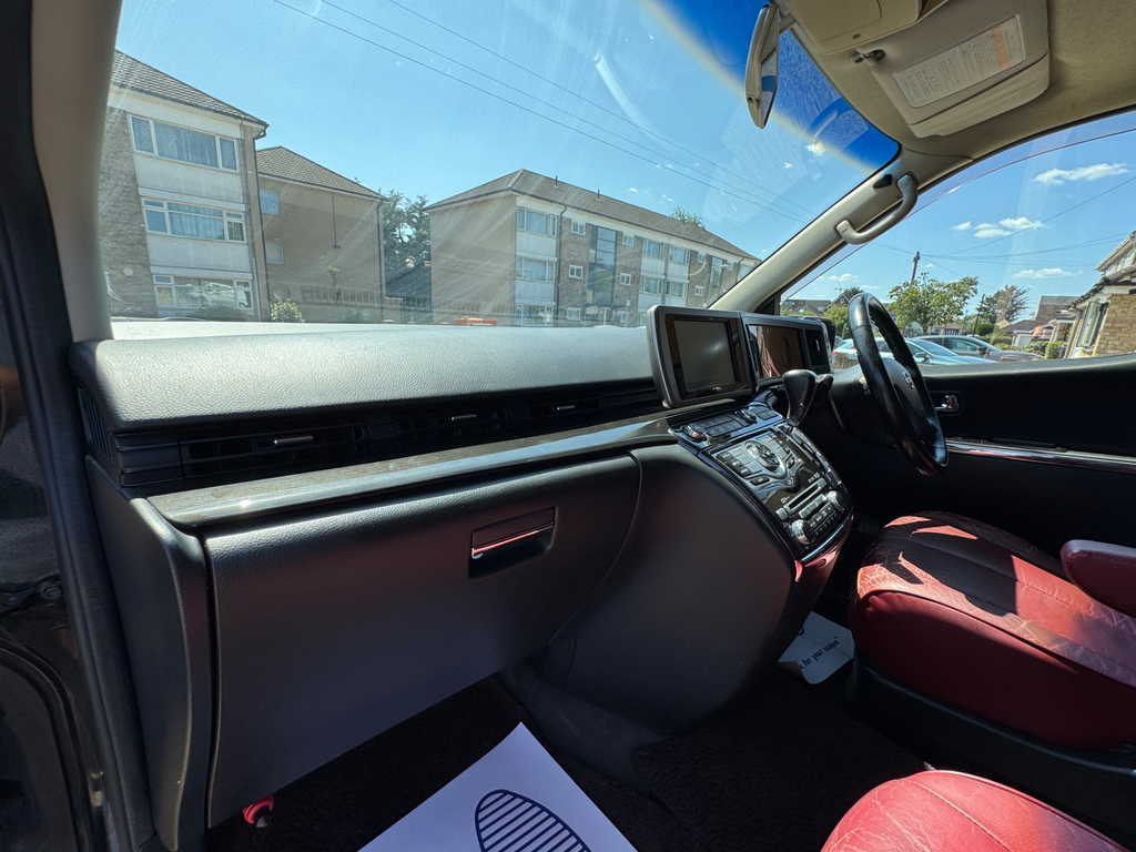 Nissan Elgrand 2.5 Mpv White #16