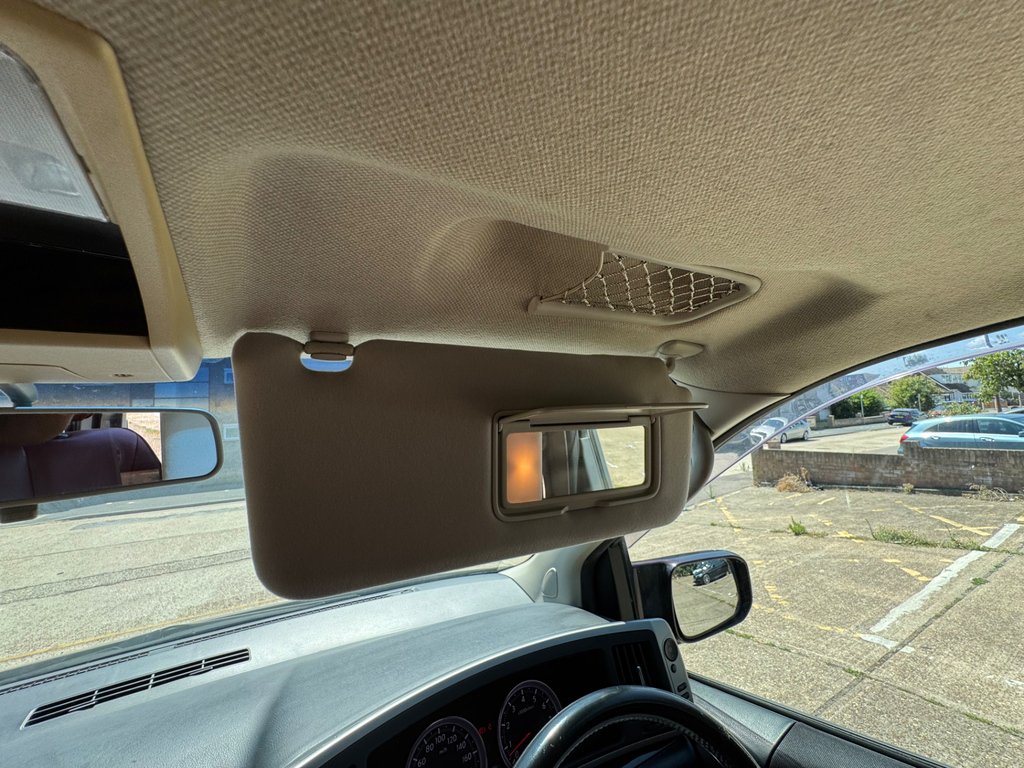 Nissan Elgrand 2.5 Mpv White #60