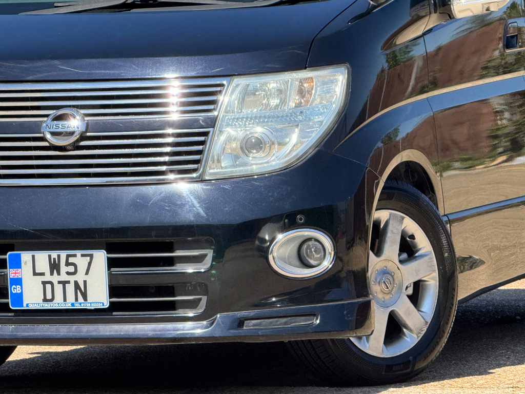 Nissan Elgrand 2.5 Mpv White #68