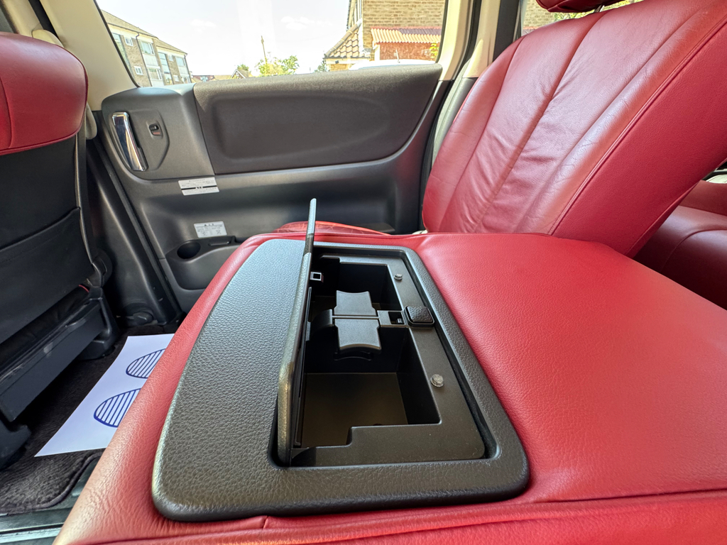 Nissan Elgrand 2.5 Mpv White #19