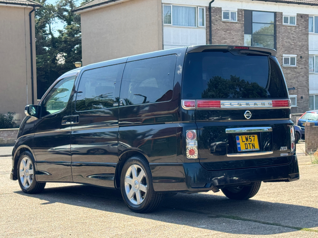 Nissan Elgrand Nissan Elgrand 3.5L 8 Seat 08-57 Ulez Black #4