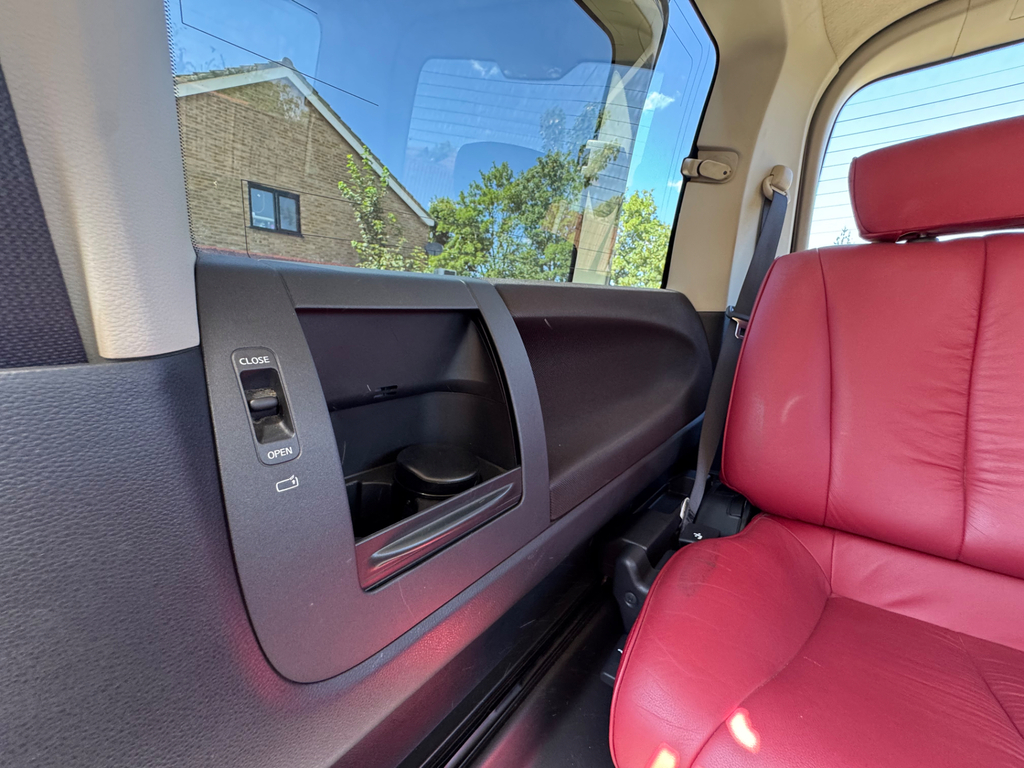 Nissan Elgrand 2.5 Mpv White #27