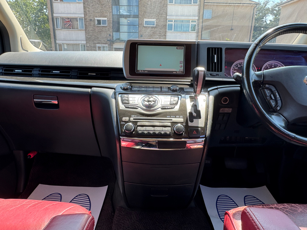 Nissan Elgrand 2.5 Mpv White #36
