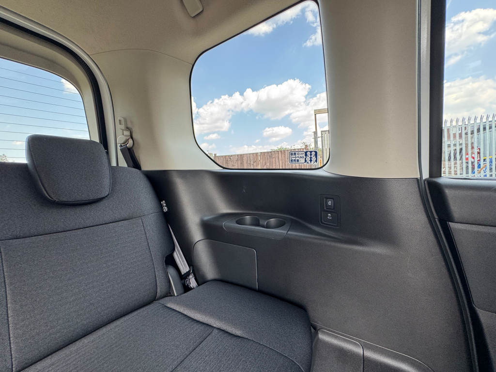 Nissan Serena 2014 Model 8 White #56